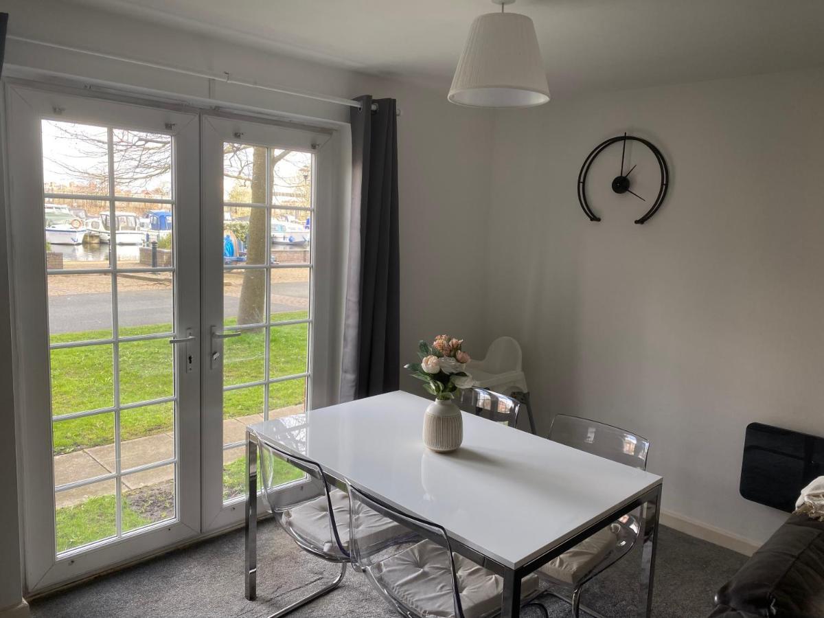 Marine Viewing 2 Bedrooms Flat Манчестер Экстерьер фото