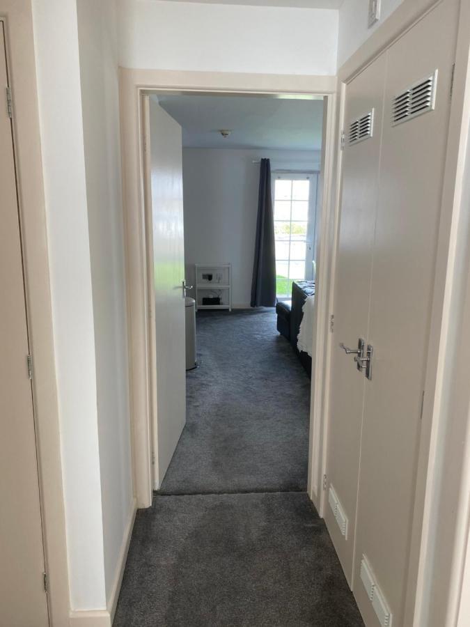 Marine Viewing 2 Bedrooms Flat Манчестер Экстерьер фото