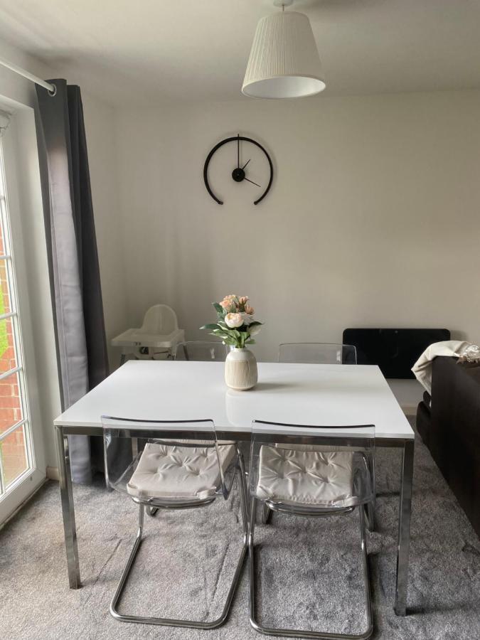 Marine Viewing 2 Bedrooms Flat Манчестер Экстерьер фото